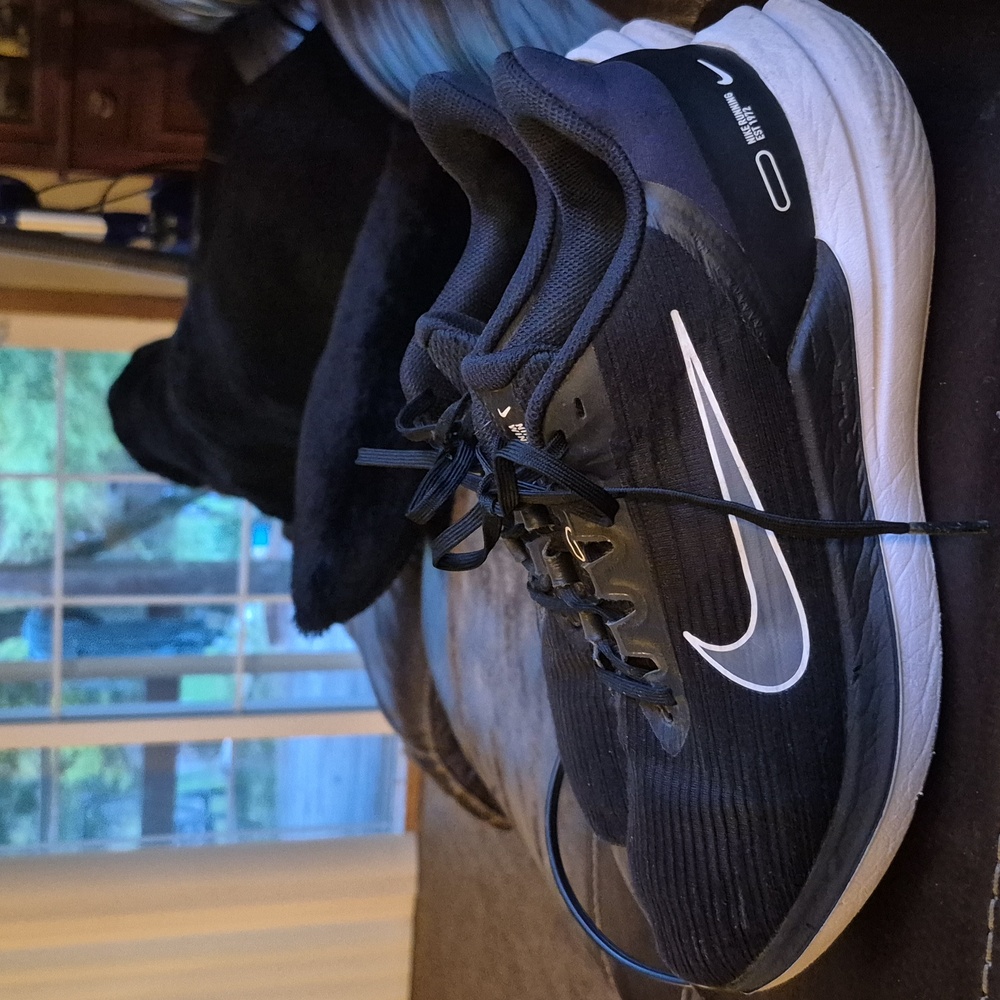 Mens Nike Black and White Running Shoes
